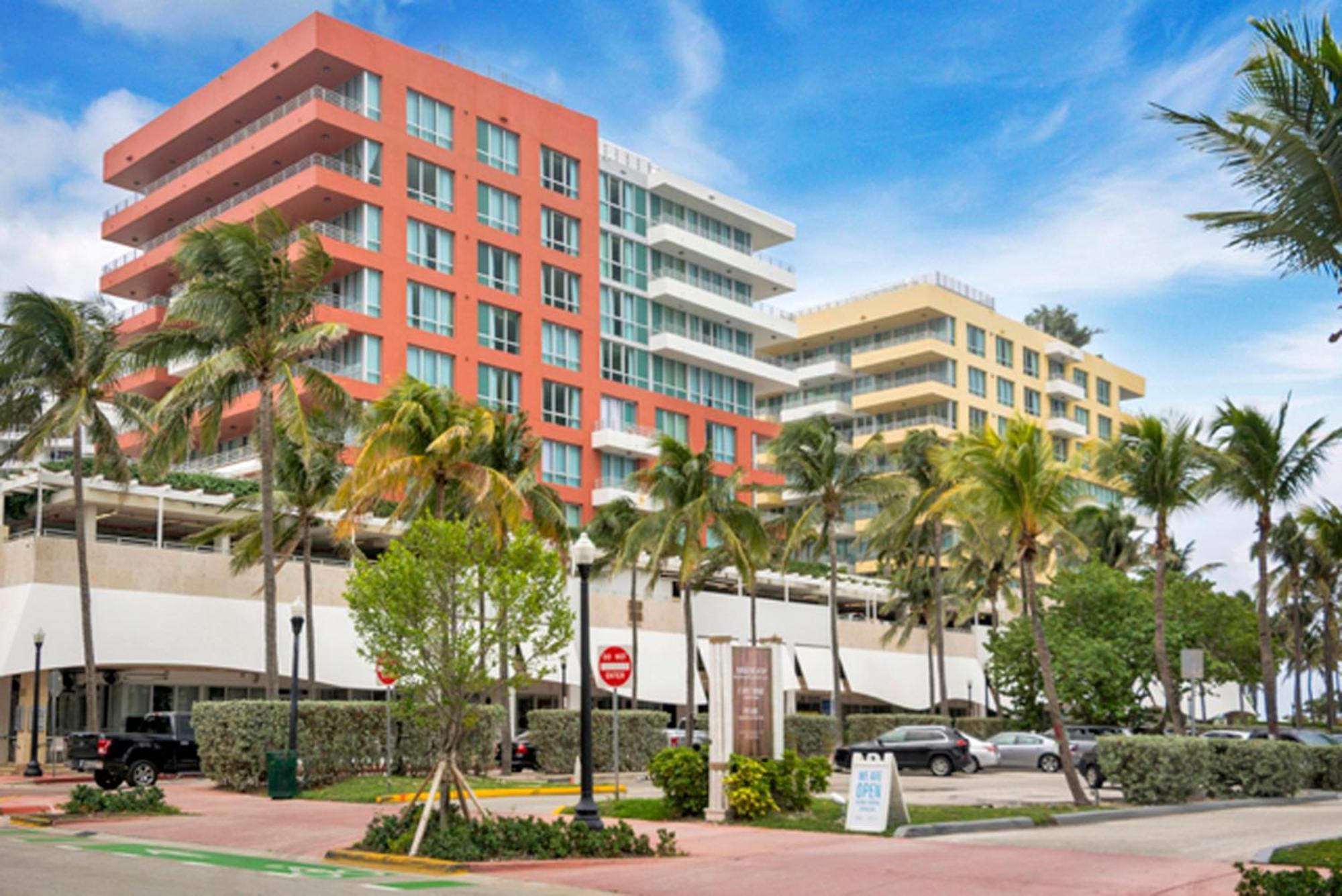 Beachfront Bentley Hotel One Bedroom Suite With Balcony And Beach Access Miami Beach Exterior foto